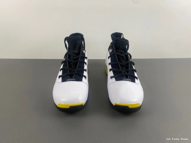 1st Kicks Low 17 Jordan Air Lightning FJ0395-100 0813